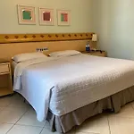 L\'Opera Hotel